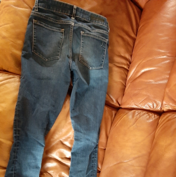 Jeans - Picture 2 of 3